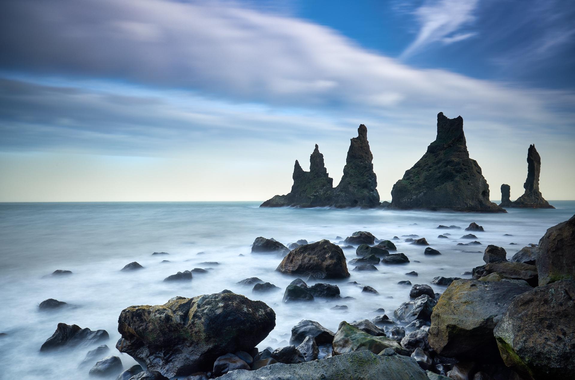Playa de Islandia al amanecer