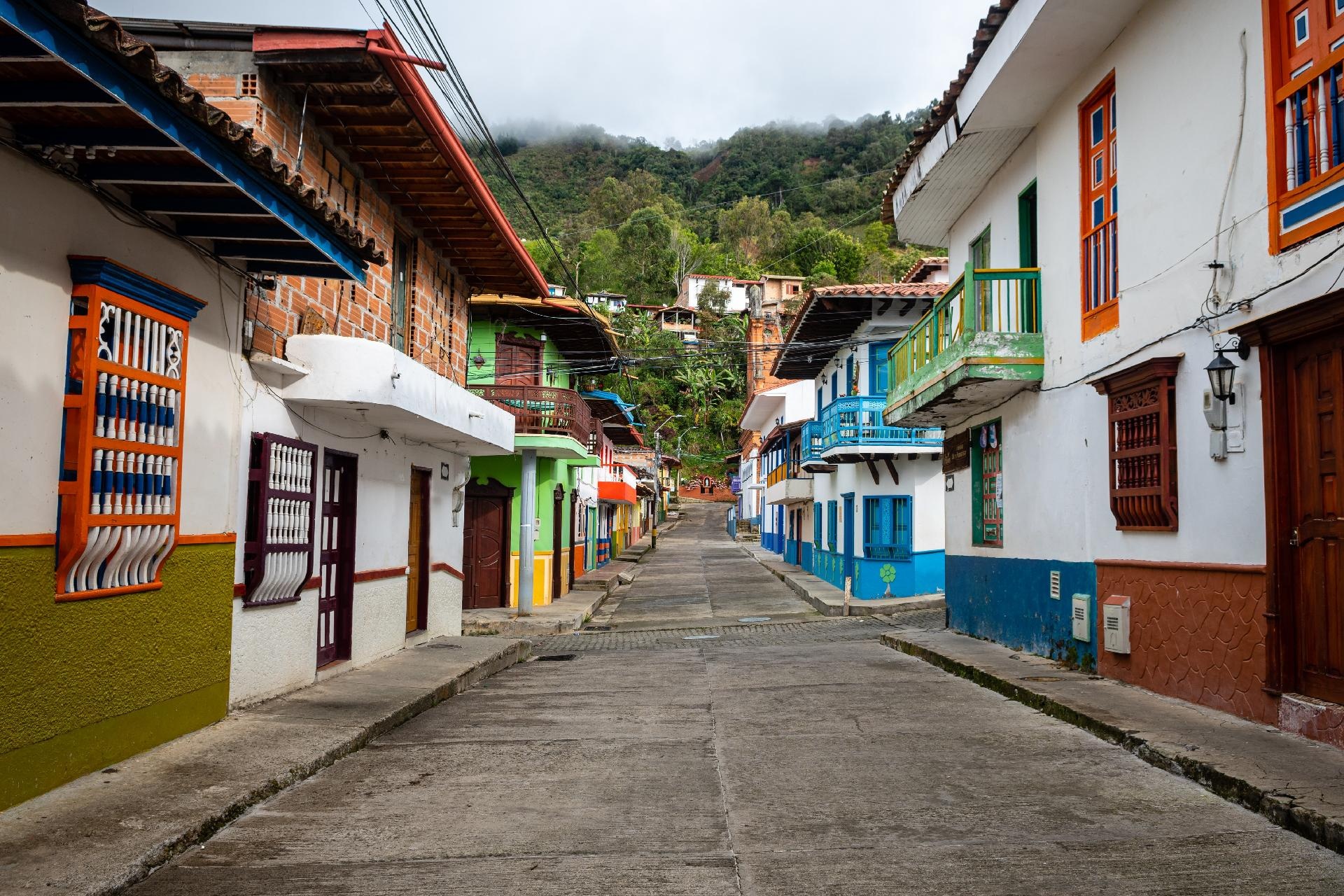 Salsa, Coffee and Caribbean Sun - Cali - Coffee Region and Cartagena de Indias - Essence Salsa, Coffee and Caribbean Sun - Cali - Coffee Region and Cartagena de Indias - Essence