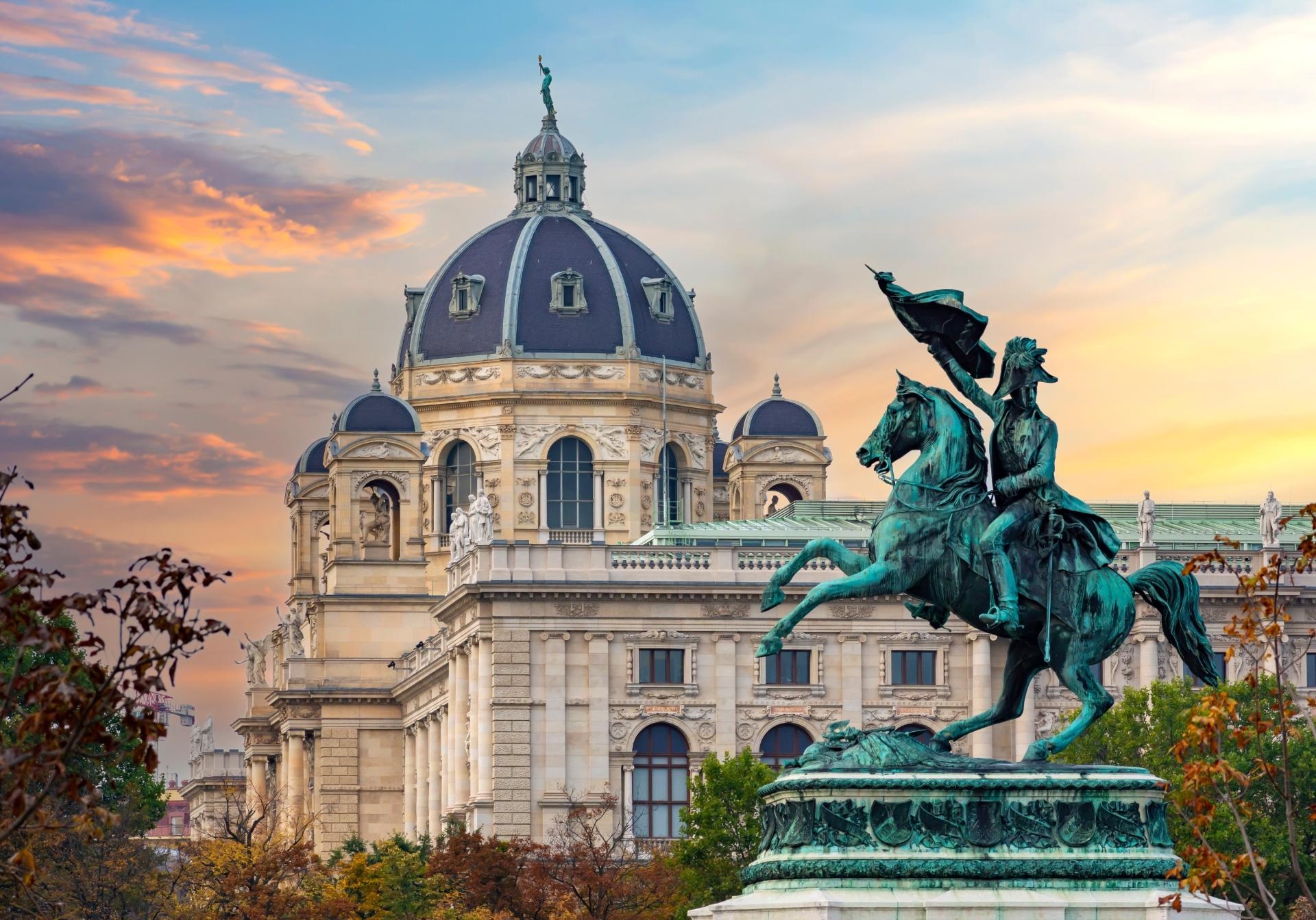 Ciudades Imperiales: De Viena a Budapest Ciudades Imperiales: De Viena a Budapest