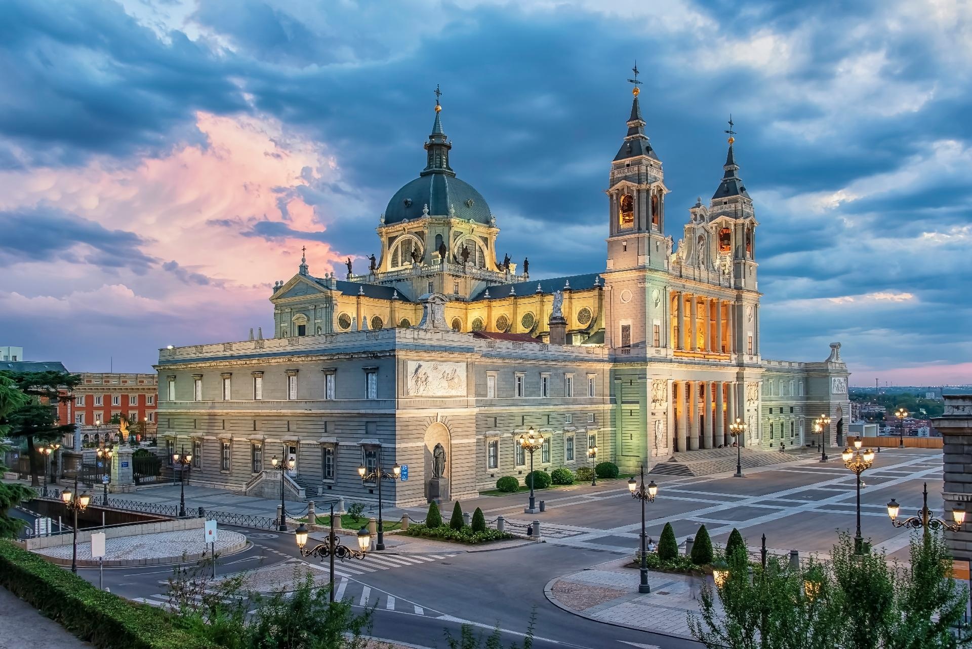 Conheça Madrid em 5 dias Conheça Madrid em 5 dias