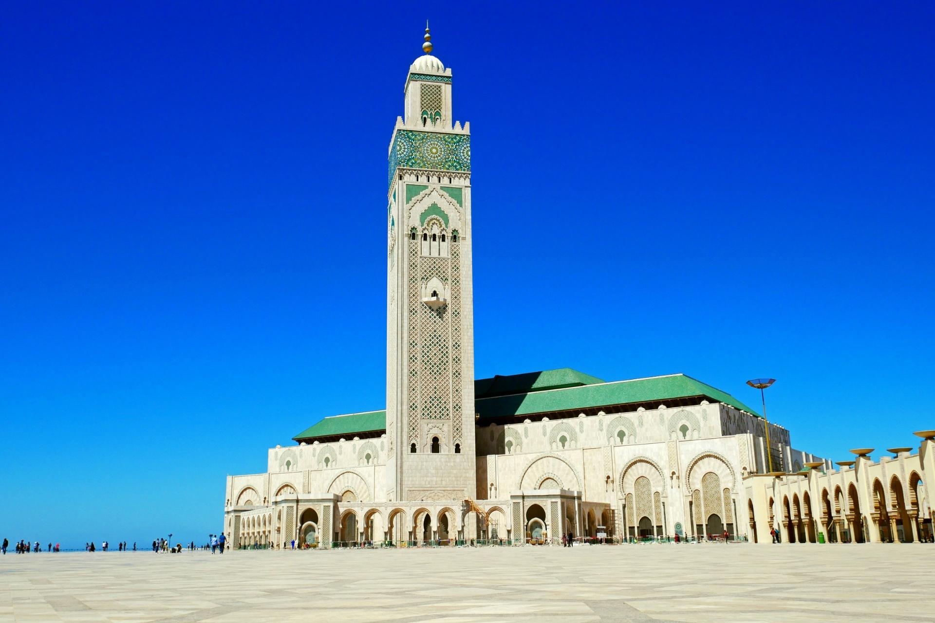plaza y mezquita hassan segundo en casablanca marruecos