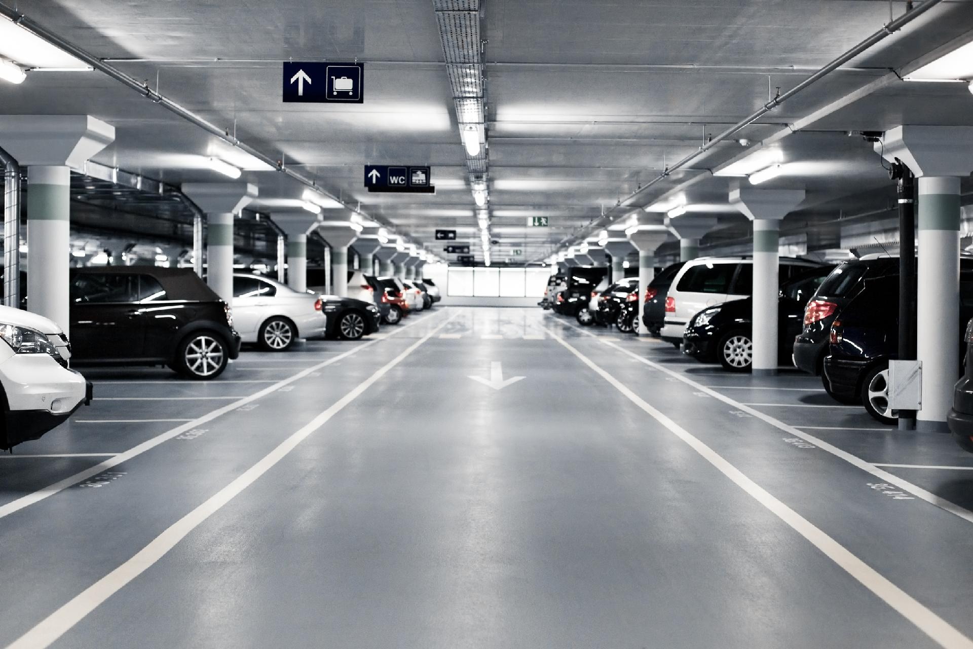 Imagem de cabeçalho estaciona no aeroporto