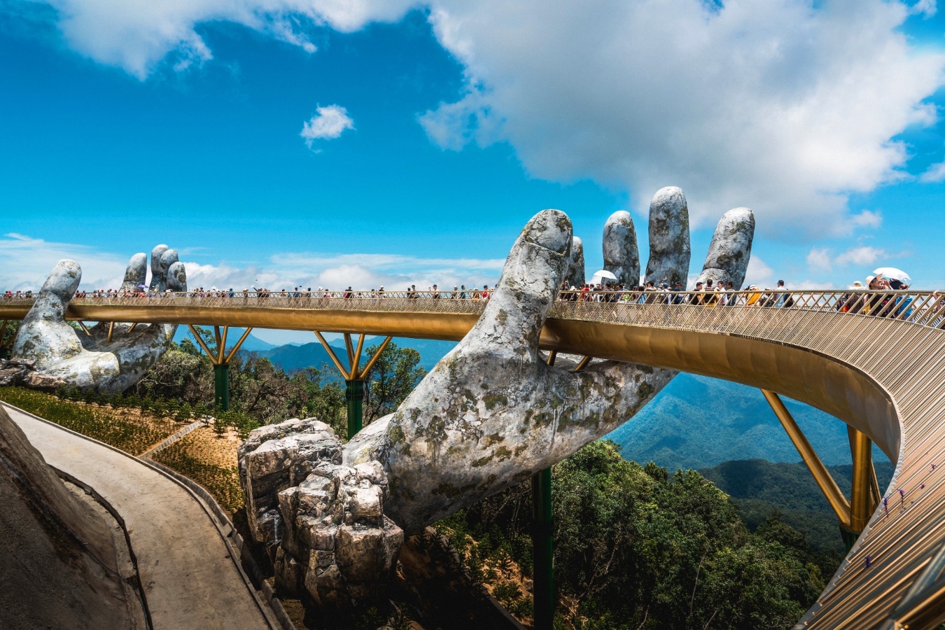 vietnam-danang-puente-manos-banang-hill vietnam-danang-puente-manos-banang-hill