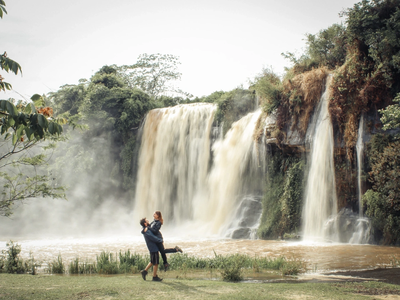 argentina-cataratas-iguazu-pareja