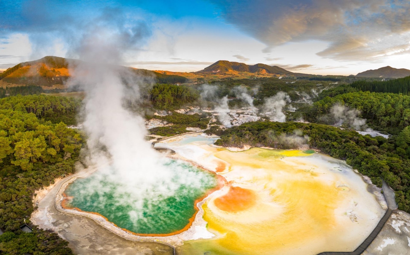 SHUTTERSTOCK-ROTORUA--1 SHUTTERSTOCK-ROTORUA--1