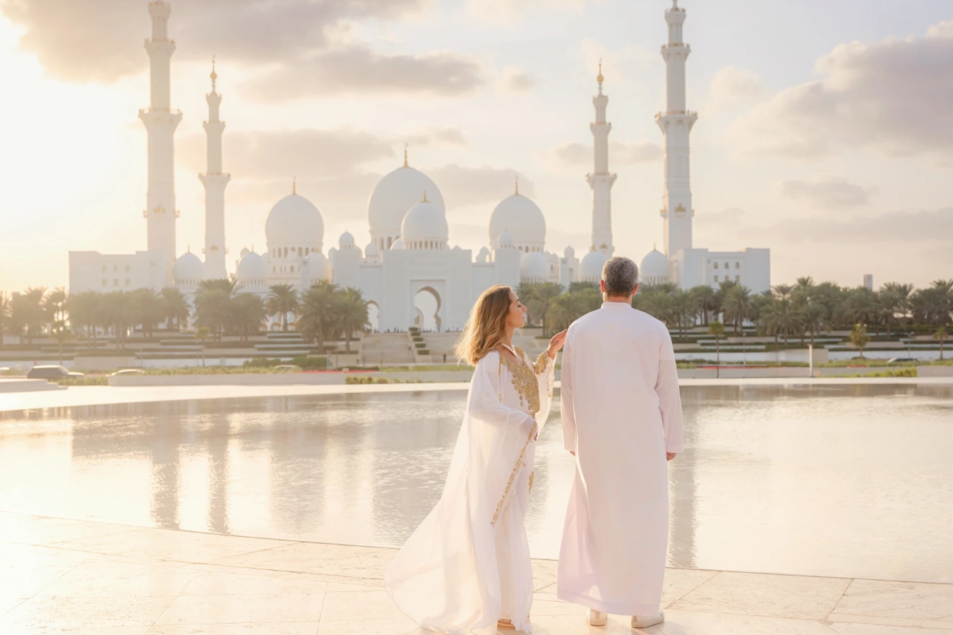 emiratos-arabes-unidos-pareja-mezquita