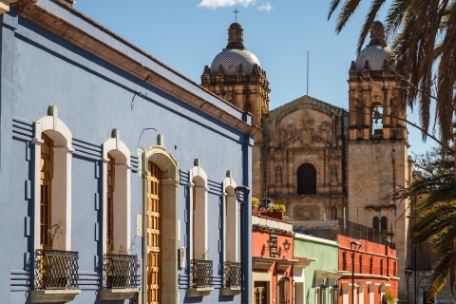 CONTRASTES DE MÉXICO Y GUATEMALA CONTRASTES DE MÉXICO Y GUATEMALA