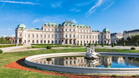 Crucero por el Danubio y estancia en Viena