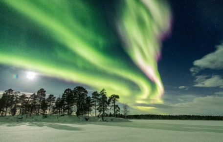 Auroras boreales en Laponia Sami - Hotel Boutique Wilderness Juutua. 4 diciembre desde Barcelona Auroras boreales en Laponia Sami - Hotel Boutique Wilderness Juutua. 4 diciembre desde Barcelona