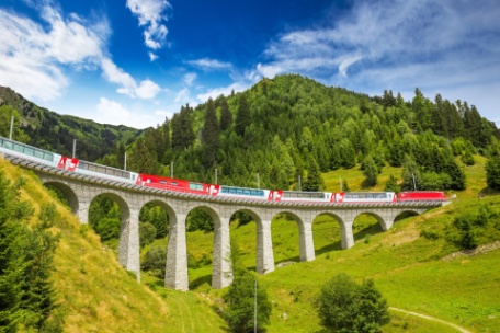 SUIZA A TU AIRE EN TREN (4 días) SUIZA A TU AIRE EN TREN (4 días)