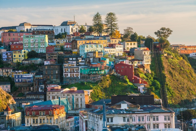 Edificios coloridos en Chile, Valparaiso, patrimonio de la humanidad por la UNESCO