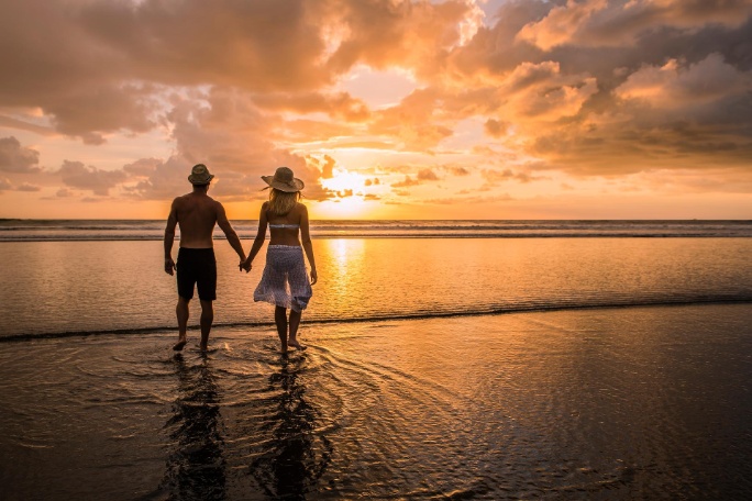 costa-rica-pareja-amor-momento-romantico
