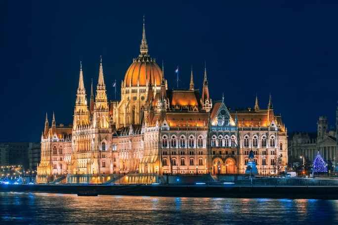 hungria-edificio-parlamento-increible