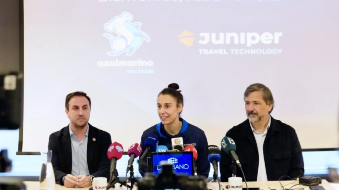 Alba Torrens presentada como nueva jugadora de Azulmarino New Travel