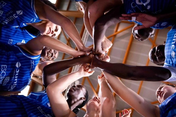 El ascenso de Azulmarino Mallorca consolida el compromiso de World2Meet con el baloncesto femenino