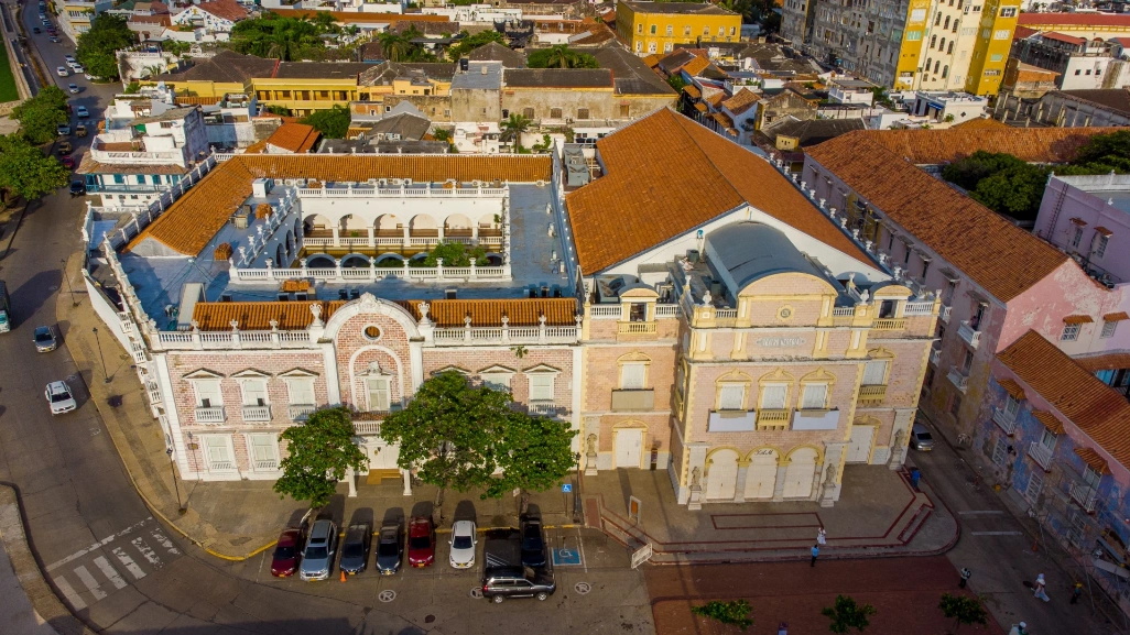 colombia-cartagena-teatro-adolfo-mejia