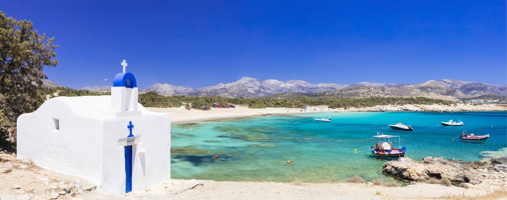 grecia-islas-naxos-playa-con-iglesia