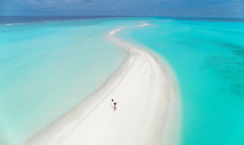 Kuramathi-Sandbank-maldivas-universal