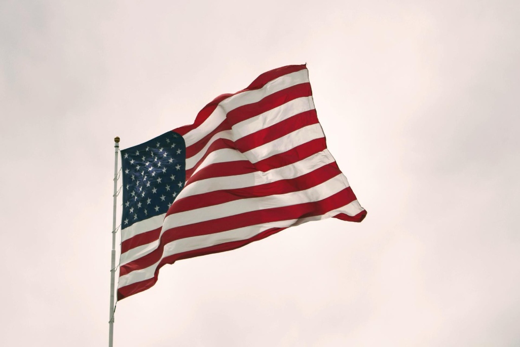 joshua-hoehne-7s1j-DZ5KYQ-unsplashbandera-EEUU