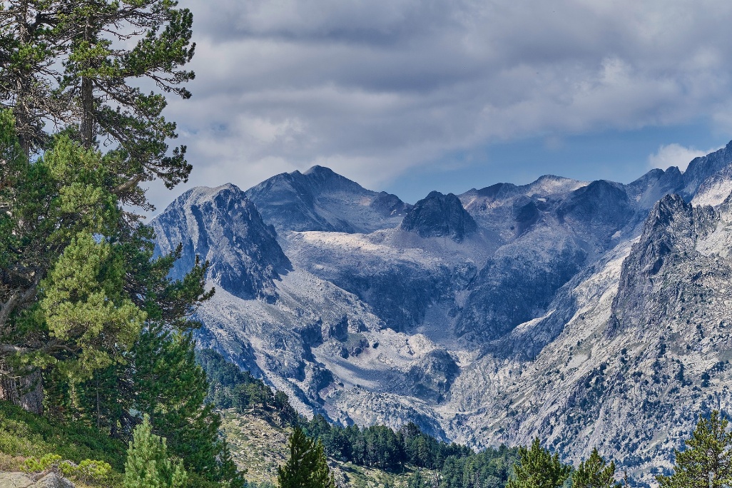 pyrenees-g055db19c2_1920
