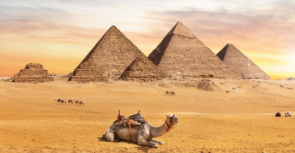Las pirámides de Egipto, una travesía hacia el corazón de la historia