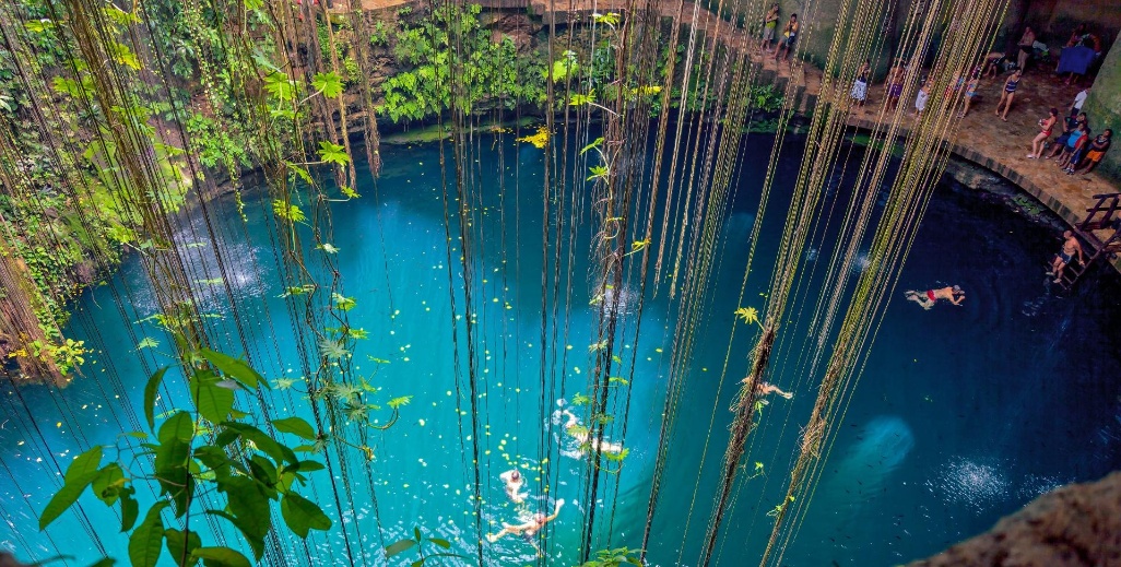 cenote ik kil en yucatán, méxico