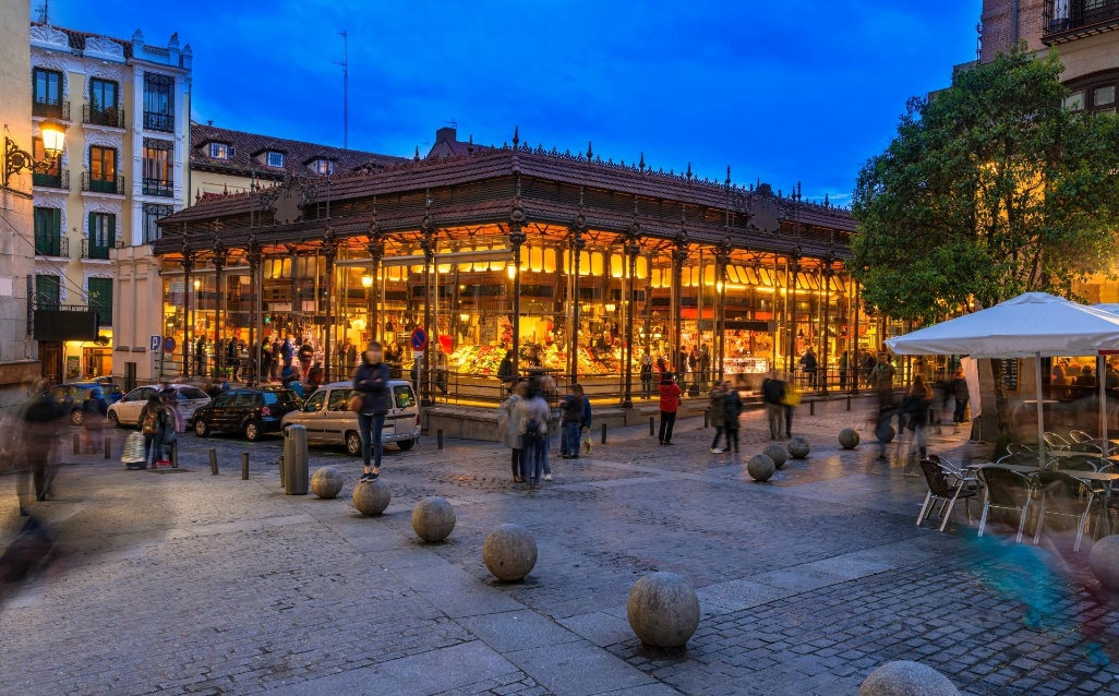 madrid mercado san miguel de noche