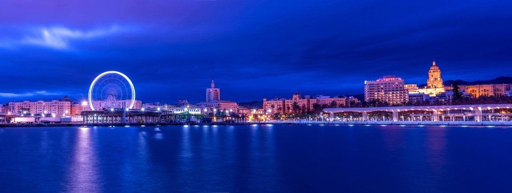 Vista de la ciudad de Málaga desde el puerto, Málaga, España