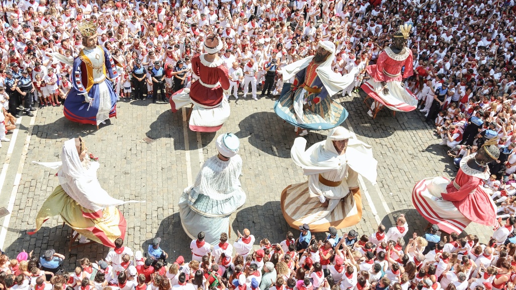 san-fermin-pamplona-navarra-0D7Wtqhe-AQ-unsplash