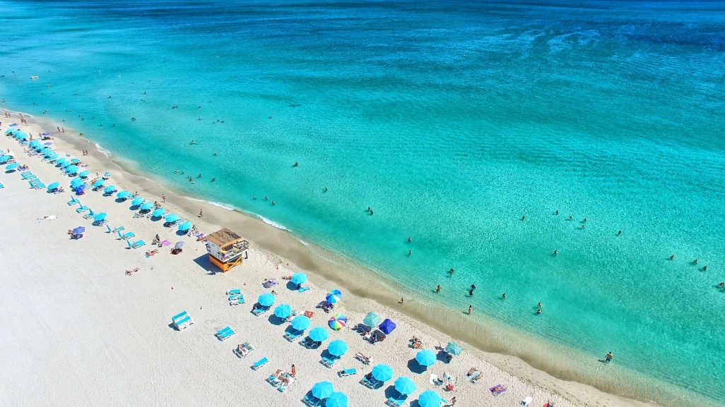 vista aérea de la playa de south beach en miami