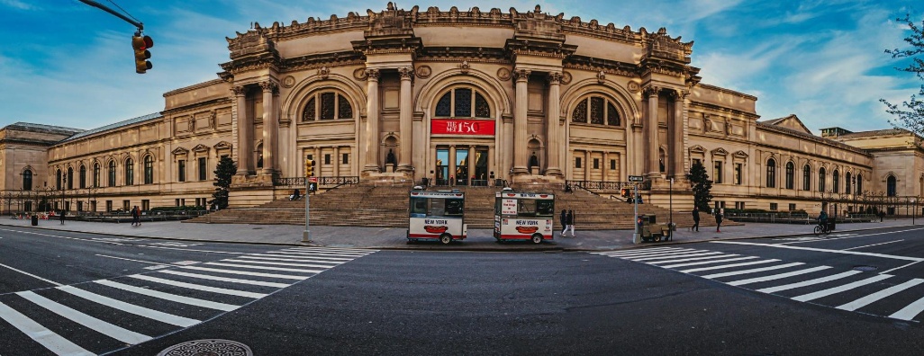 fachada principal del metropolitan museum de nueva york