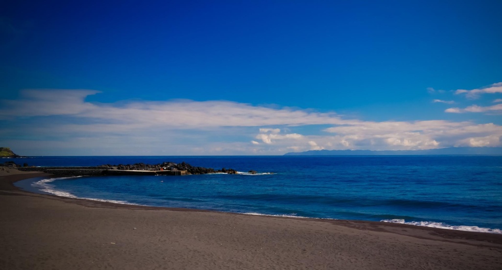 shutterstock_1102863509-praia-almoxarife-azores-portugal