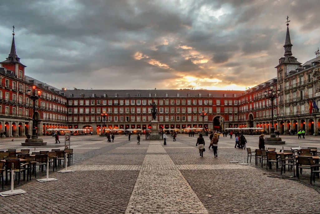 madrid-donde-alojarse-tarjeta-1