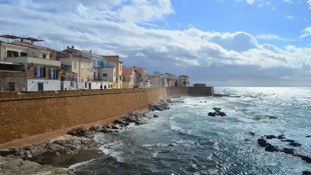 viajes a alghero. viajar a italia vacaciones en cerdeña