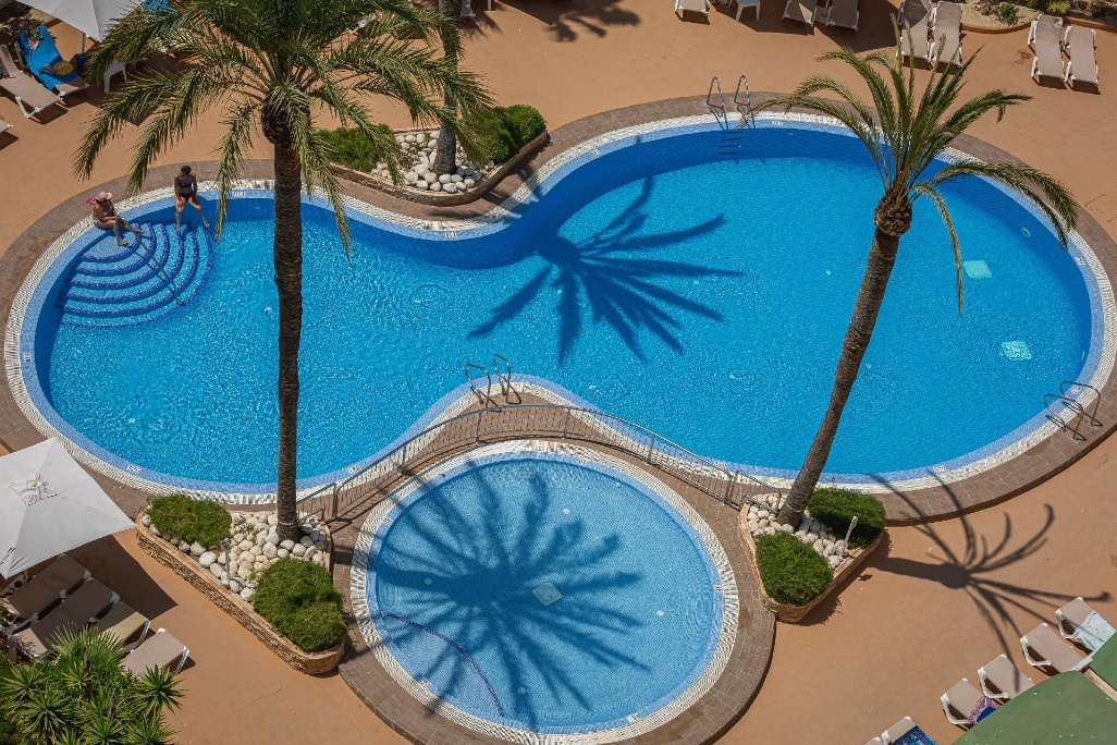 piscina-roca-esperalda