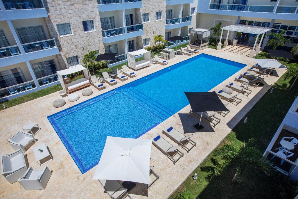 whala-urban-punta-cana-pool-v4