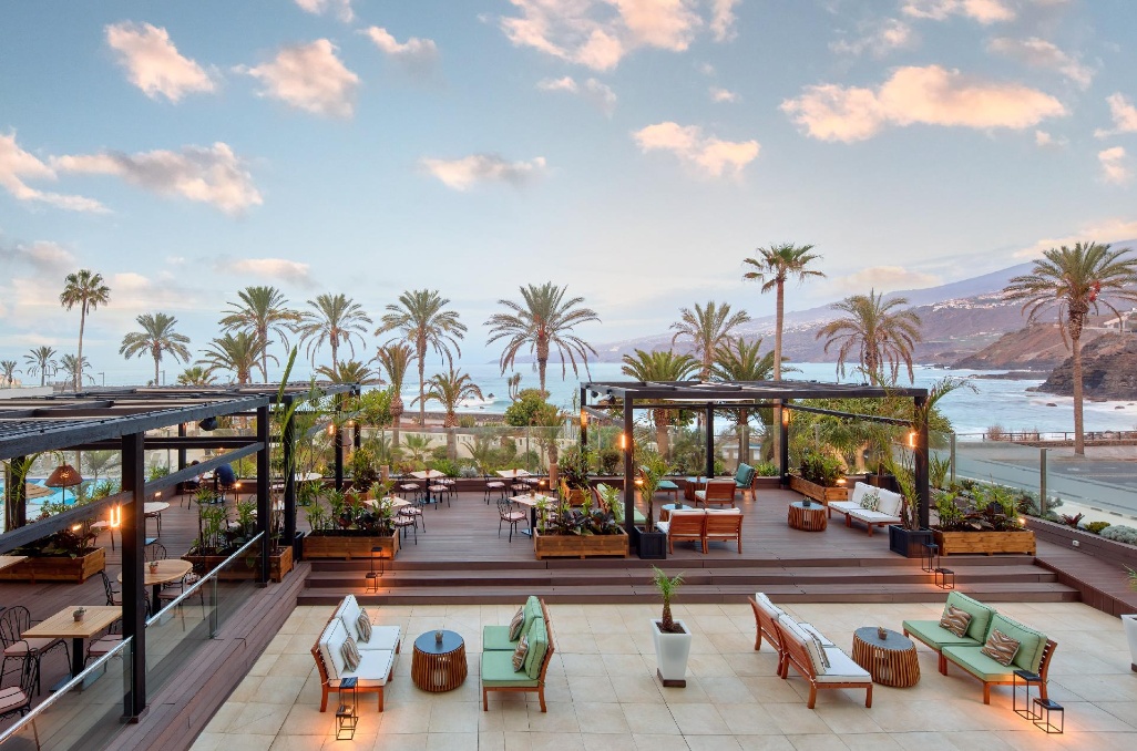 Melia-Costa-Atlantis-The-Level-Lounge