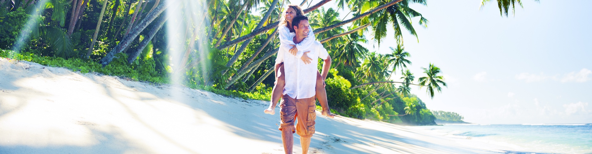 Pareja en la playa de Bayahibe República Dominicana