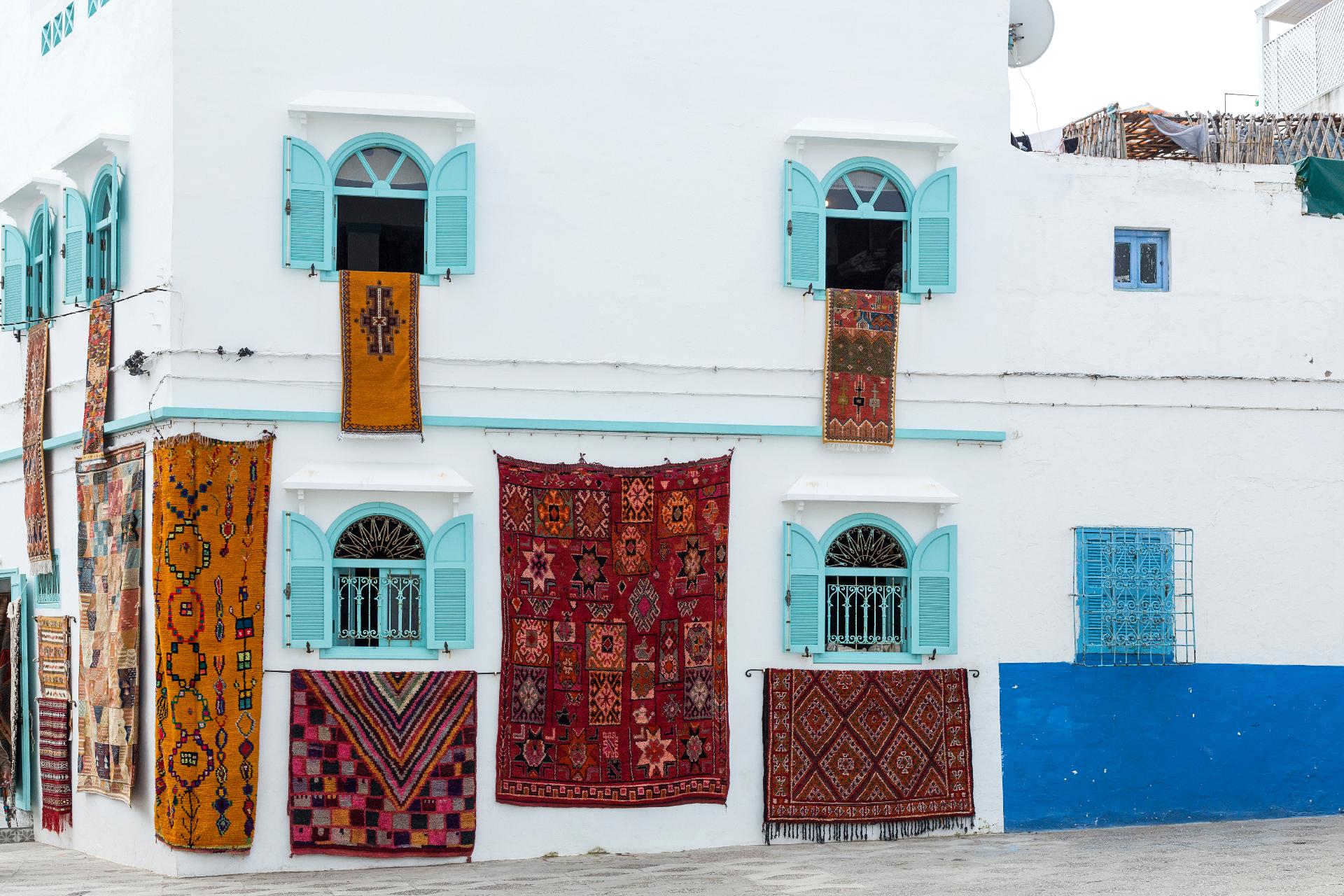Entre medinas blancas y pueblos azules