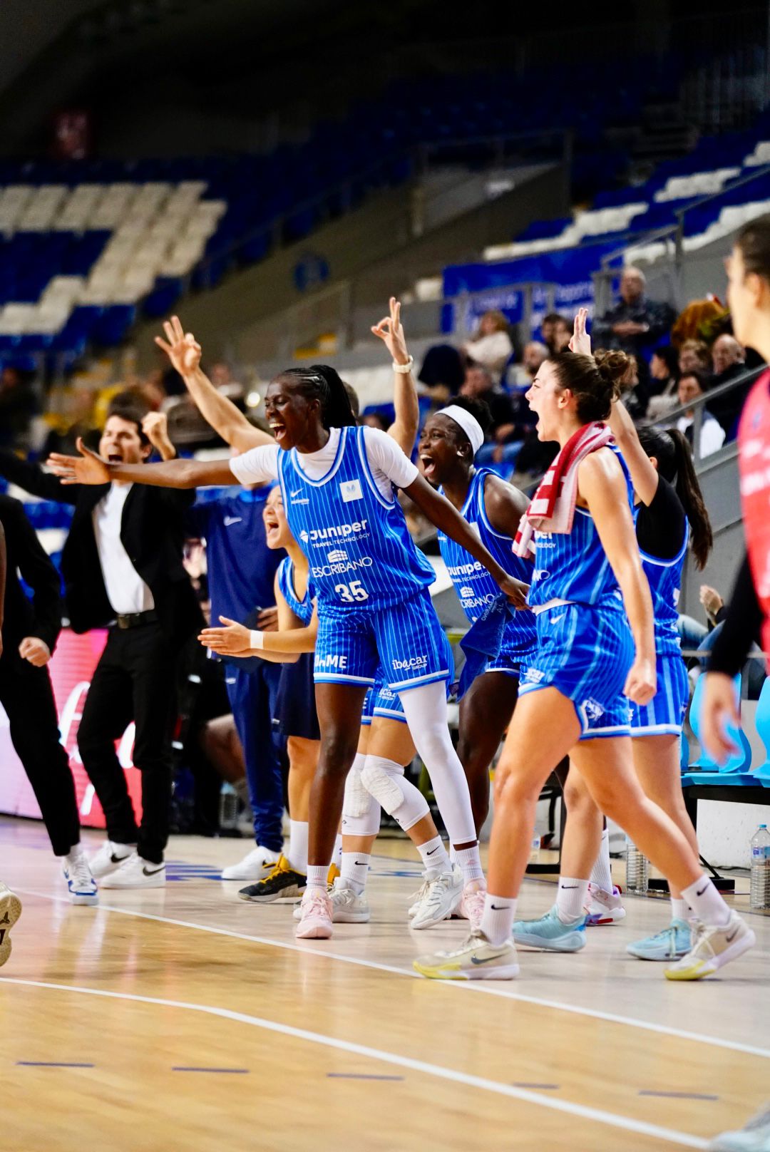 Azulmarino sigue indomable