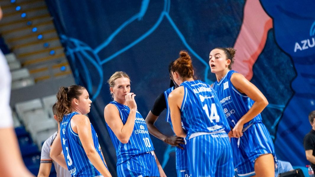 azulmarino-inaugura-la-temporada-en-pamplona