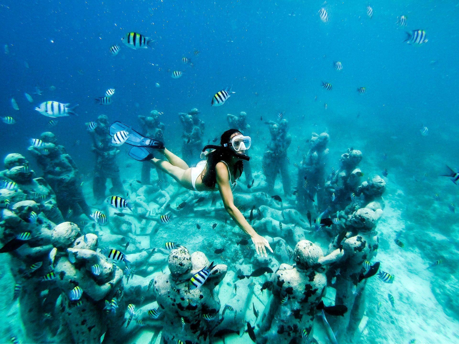 snorkel en el museo subacuatico en isla mujeres