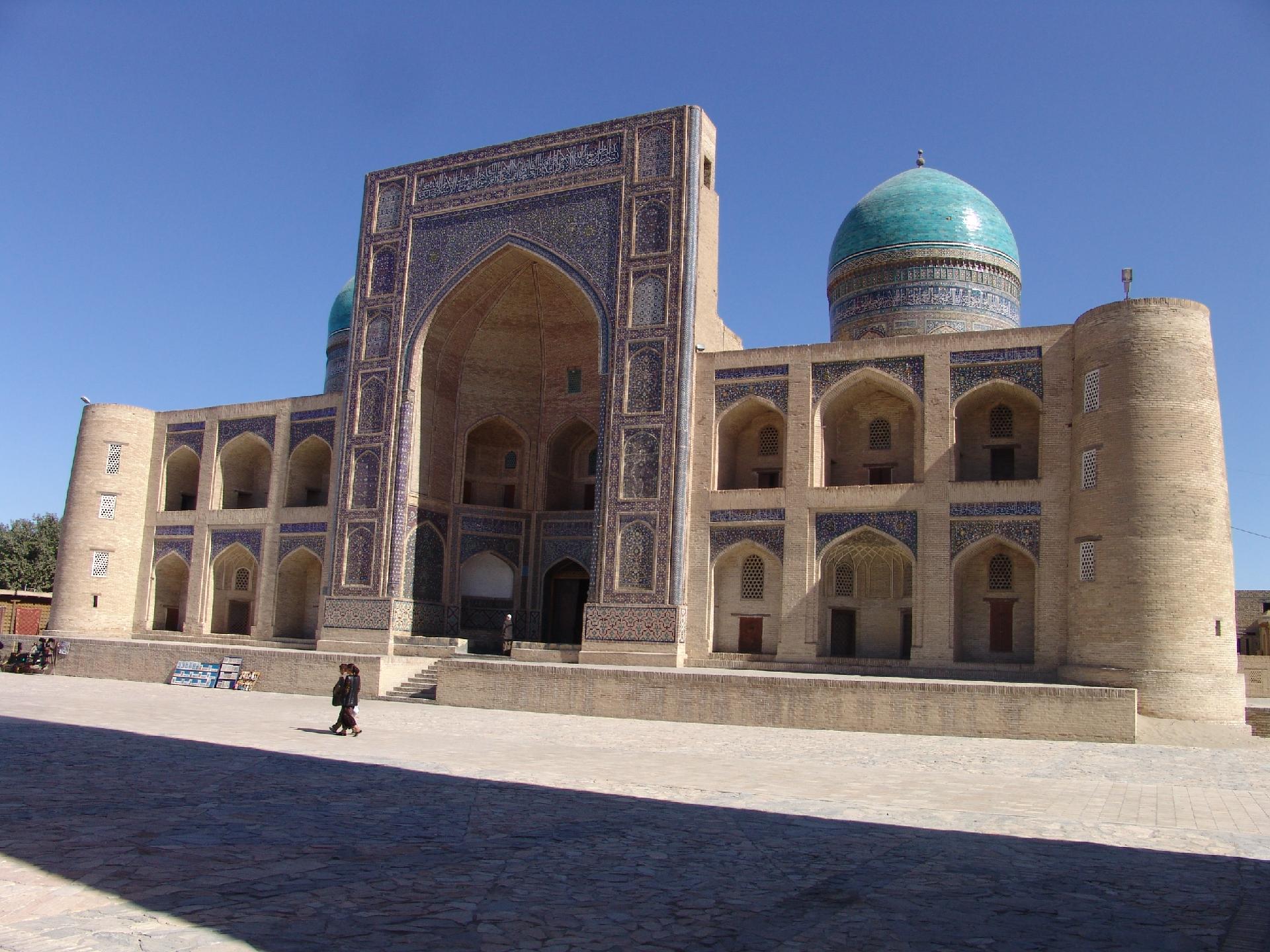 Viaje en el tren de lujo Golden Eagle, por el mar Caspio, de Armenia a Kazajistán.