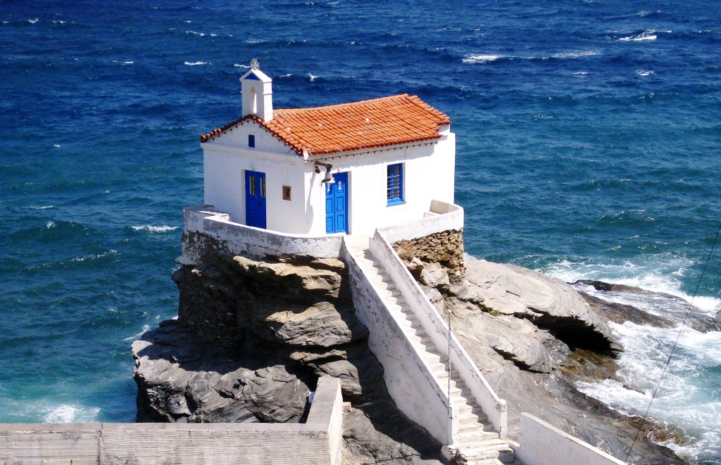 Iglesia de Agia Thalassini en Chora, isla de Andros, Grecia