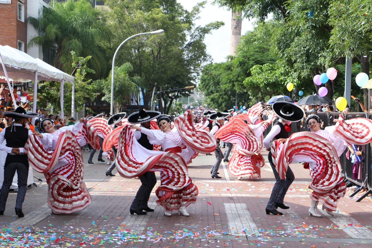 Imagen de bailarinas folkloricas Guadalajara Mexico