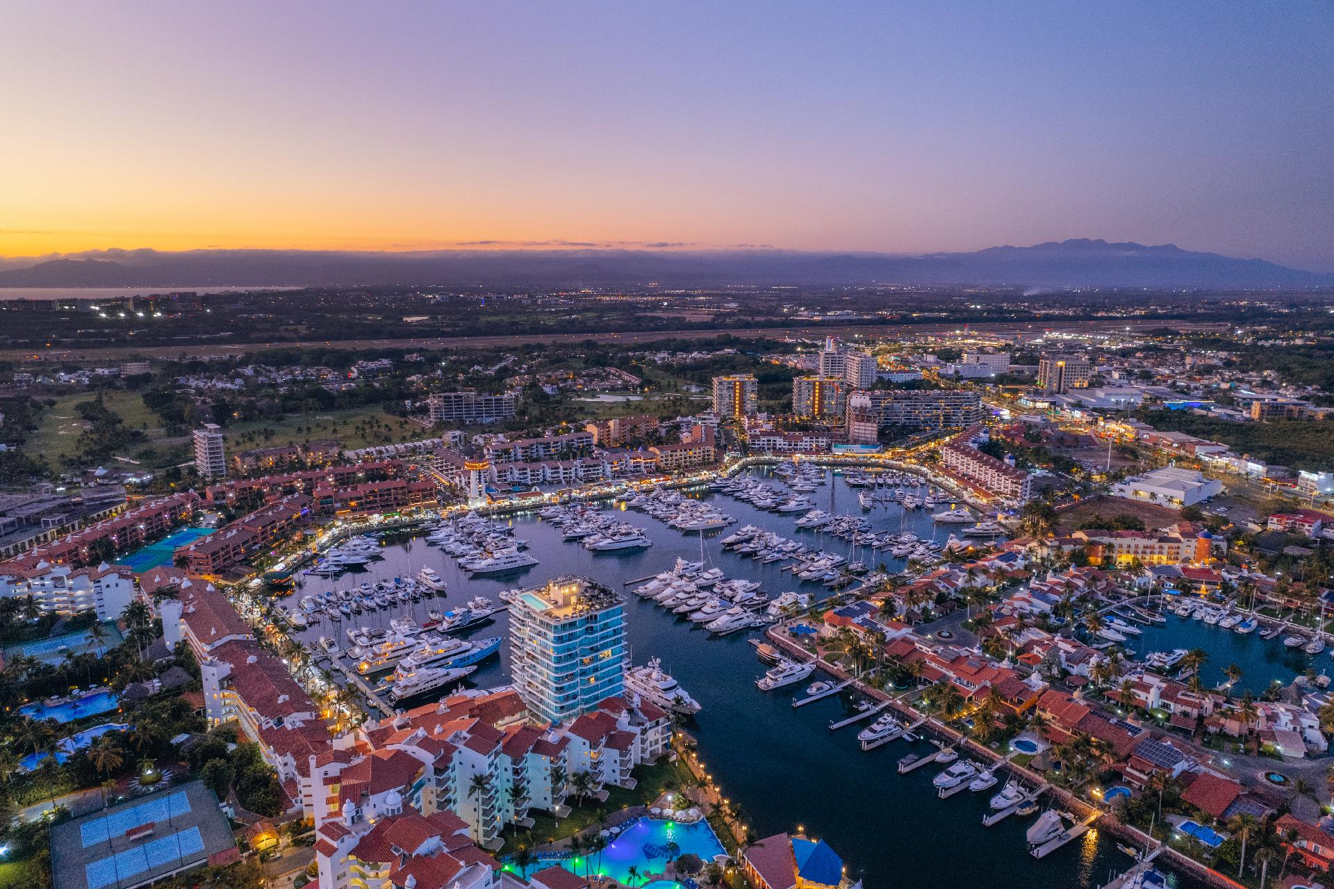 Imagen de la marina de Puerto Vallarta