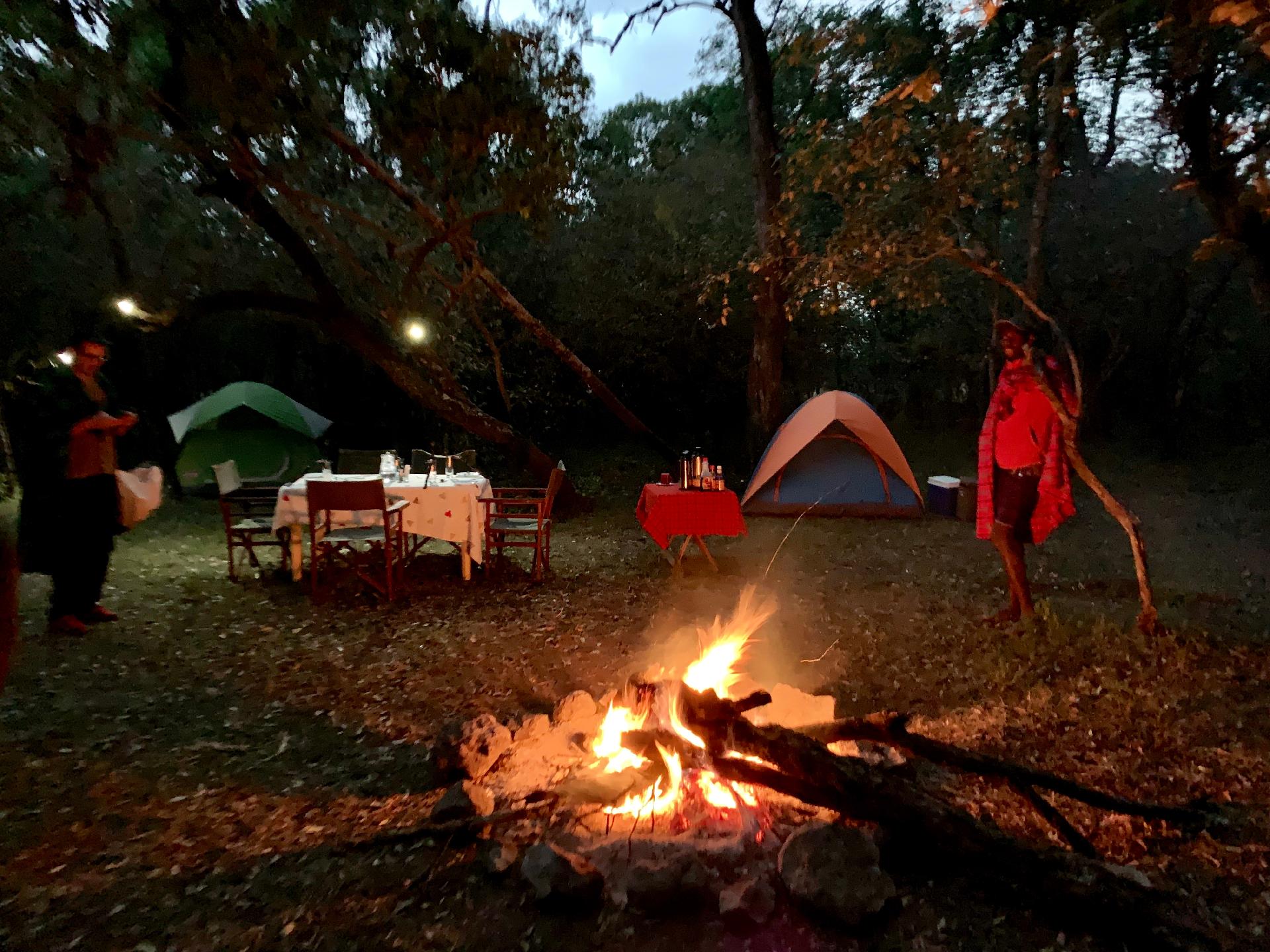 Acampada nocturna con Masais en el Mara