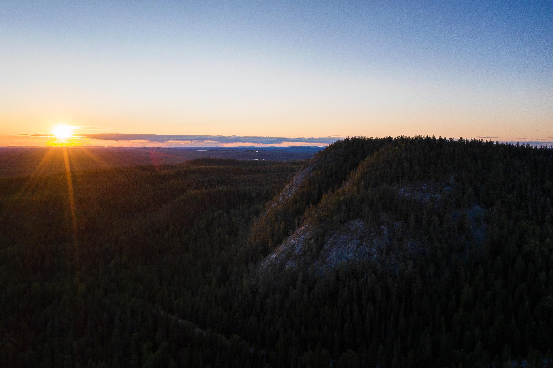 Kuusamo en verano: experiencias bajo el sol de medianoche