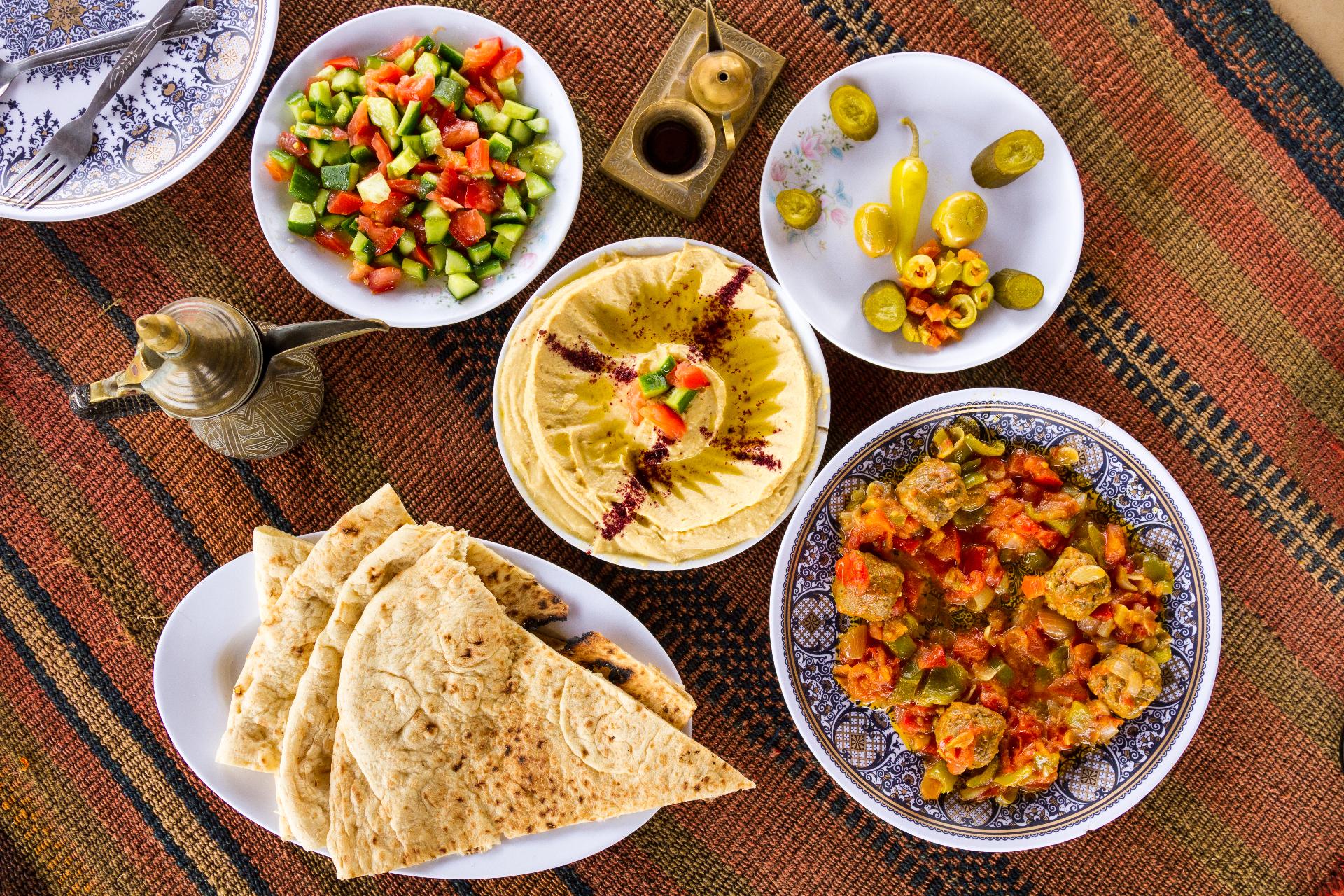 Gastronomía jordana: aromas, especias y hospitalidad