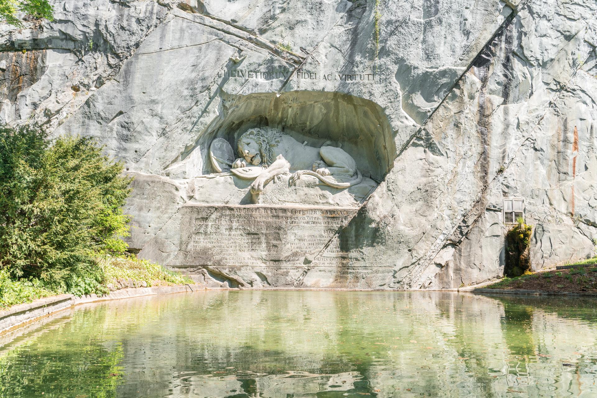 Monumento de león que muere Lucerna